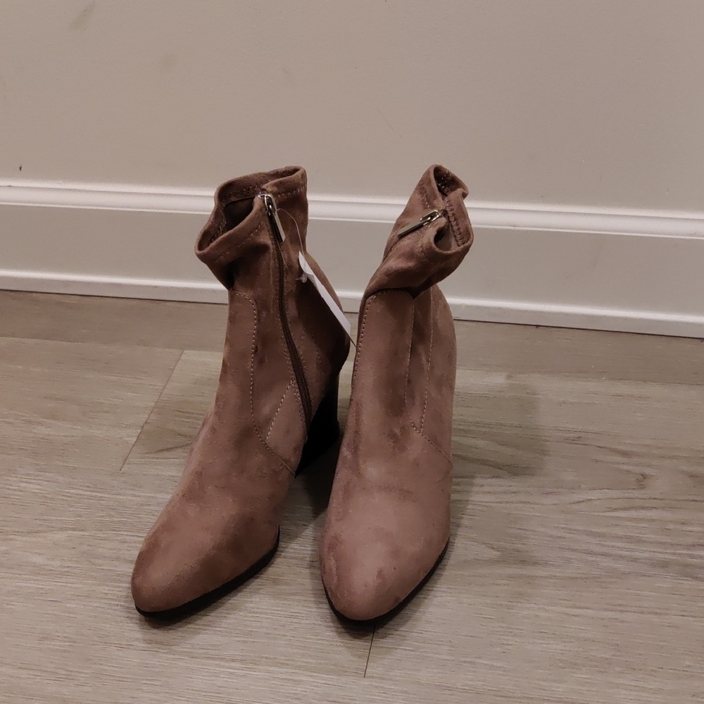 New!Journee Collection Hepburn Tru Comfort Foam Women's Wedge Ankle Boots Sz 12